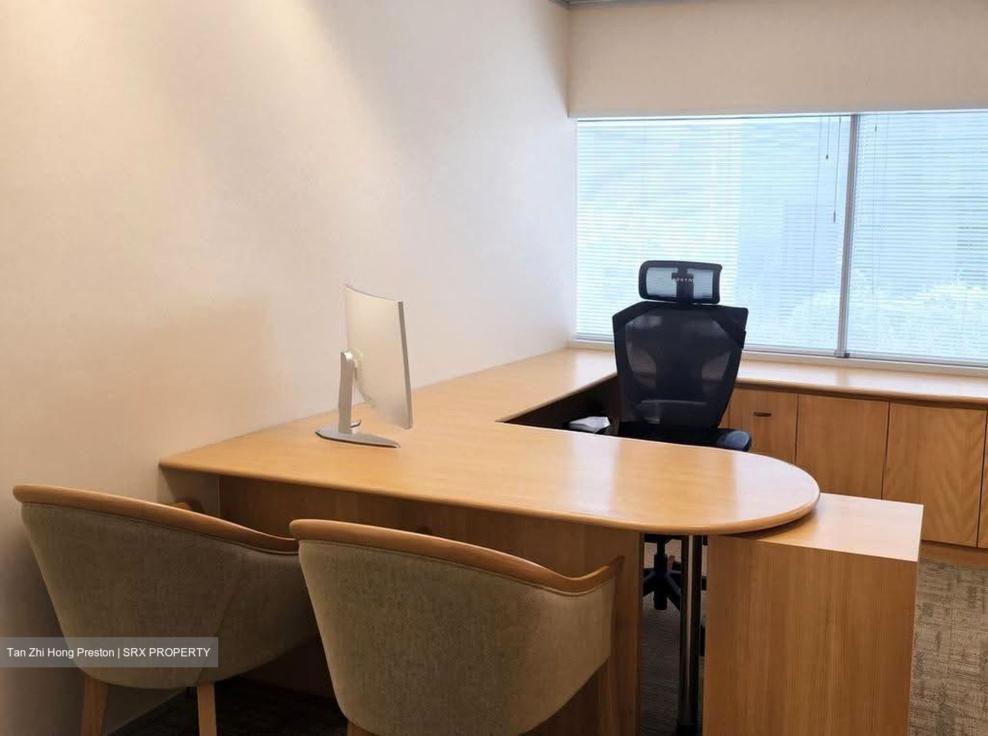 Gateway West (D7), Office #606793911